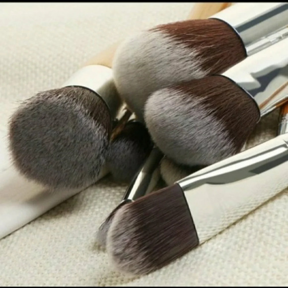 Bamboo Pro Makeup Brush Set with Bag & Free Gift - Picture 11 of 14